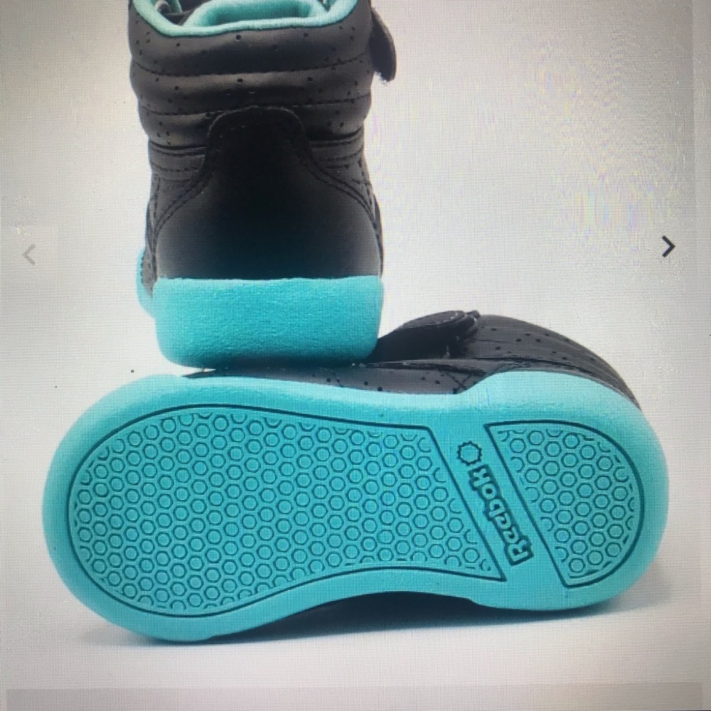 Shose - Picture 3 of 6